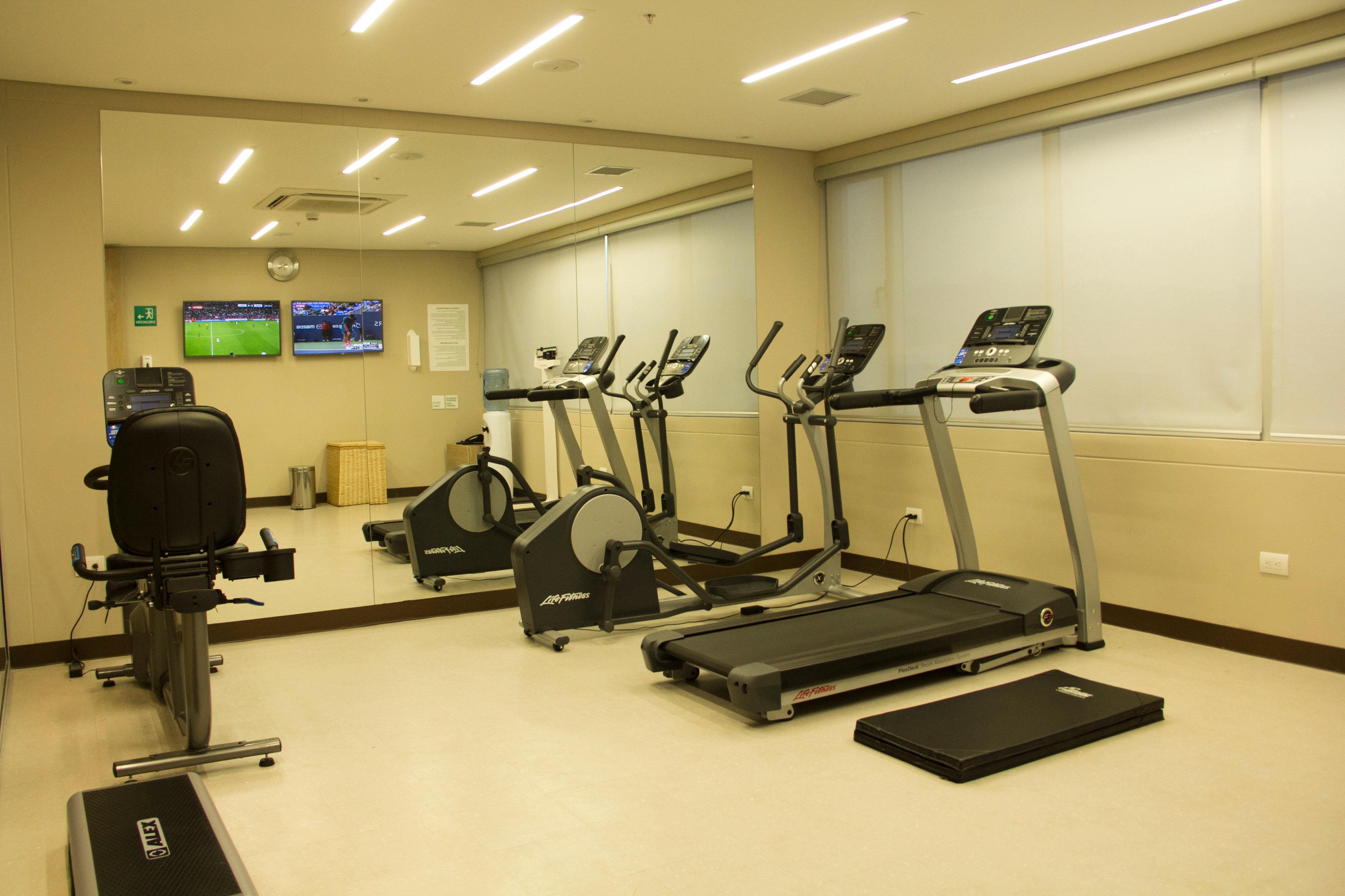 Holiday Inn Cucuta By Ihg Екстериор снимка The gym at the hotel