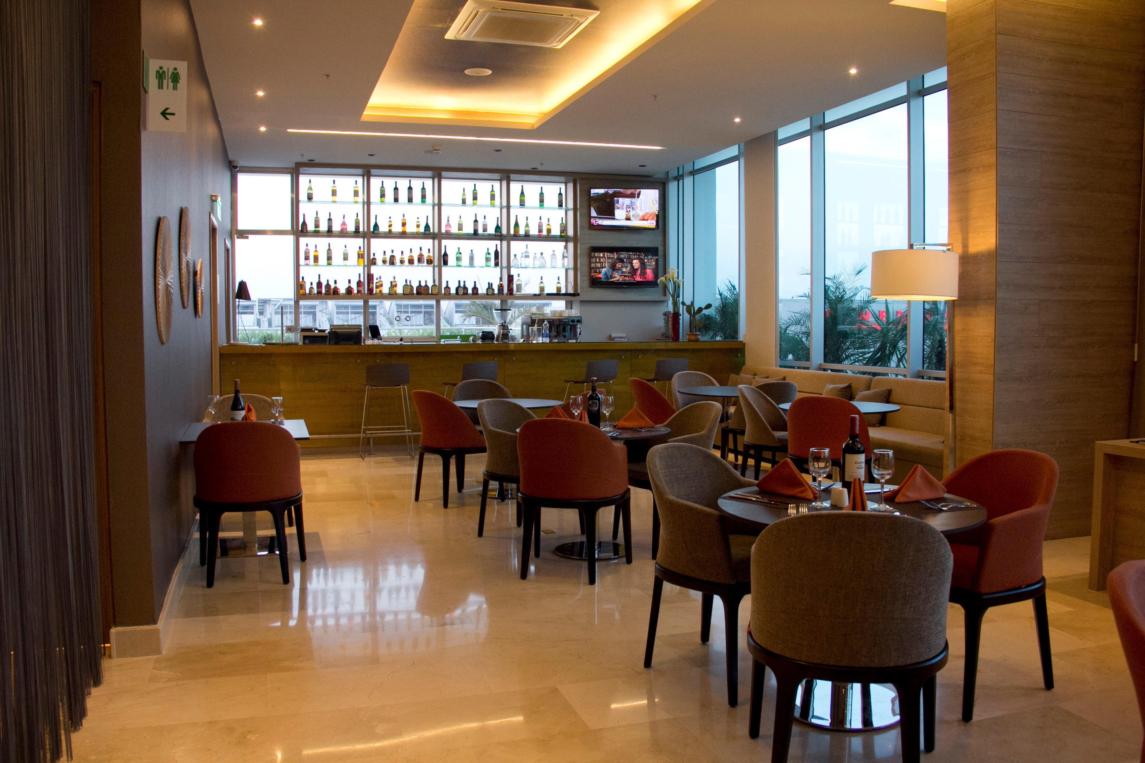 Holiday Inn Cucuta By Ihg Екстериор снимка The lounge at the airport