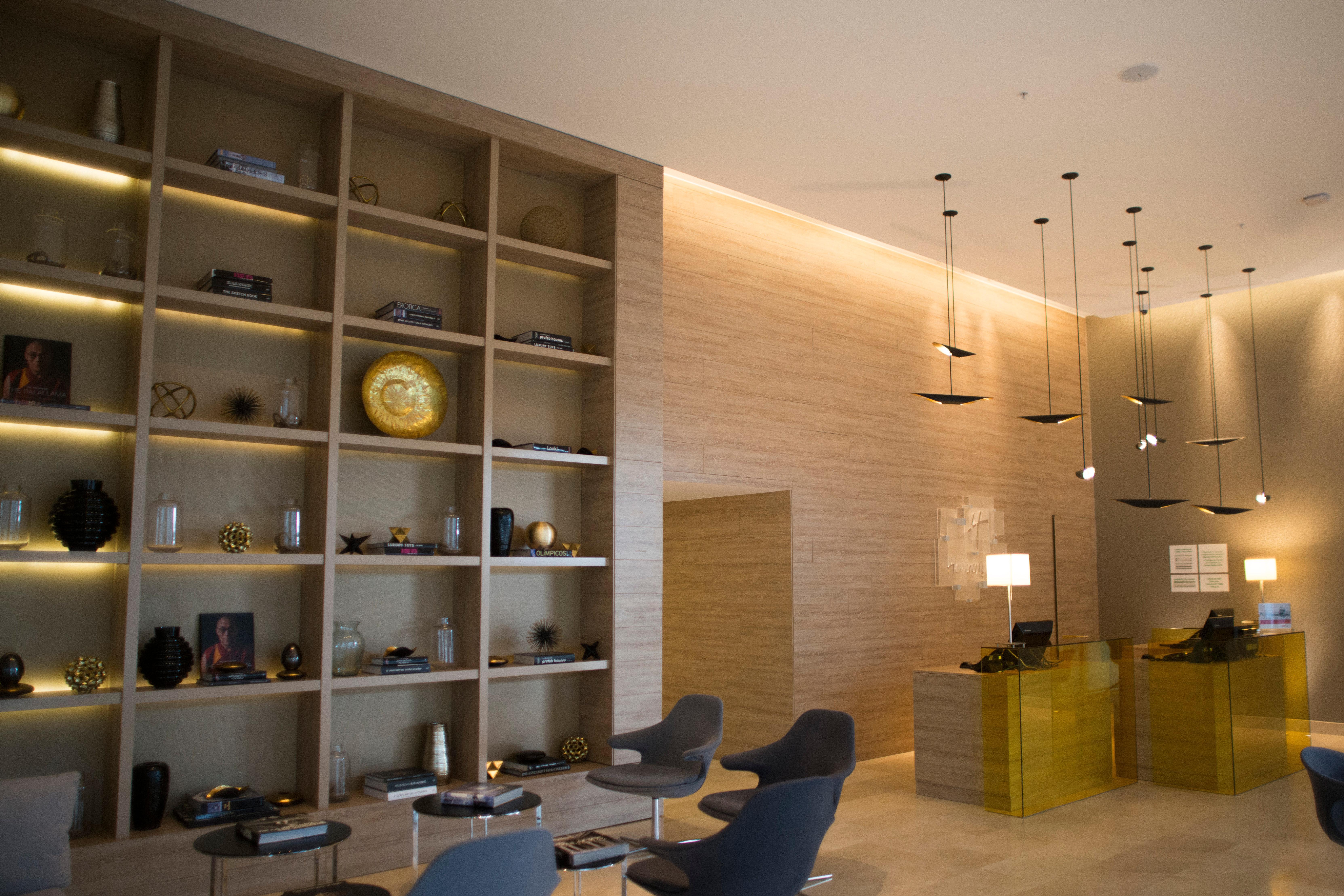 Holiday Inn Cucuta By Ihg Екстериор снимка The interior of the lounge