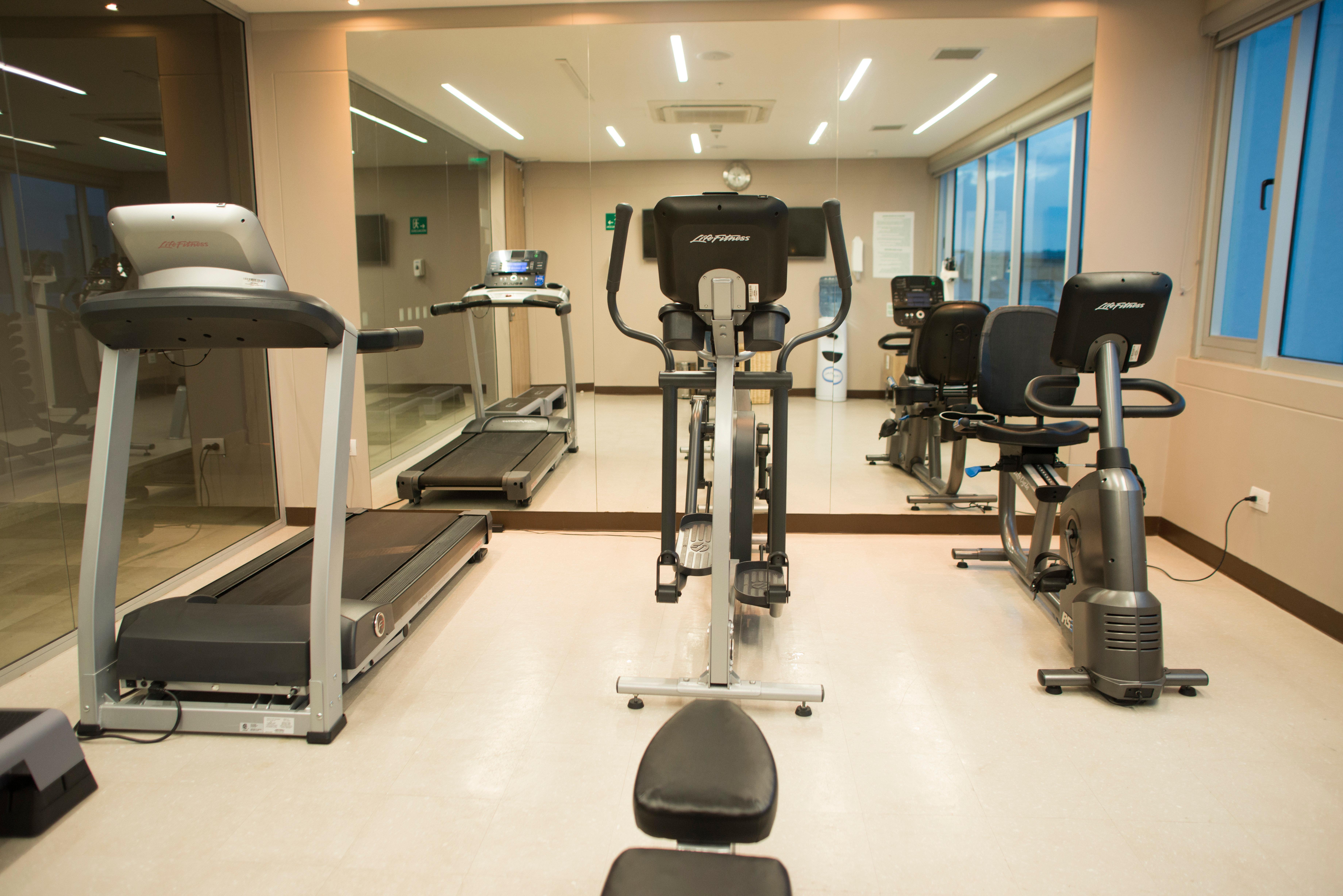 Holiday Inn Cucuta By Ihg Екстериор снимка A gym