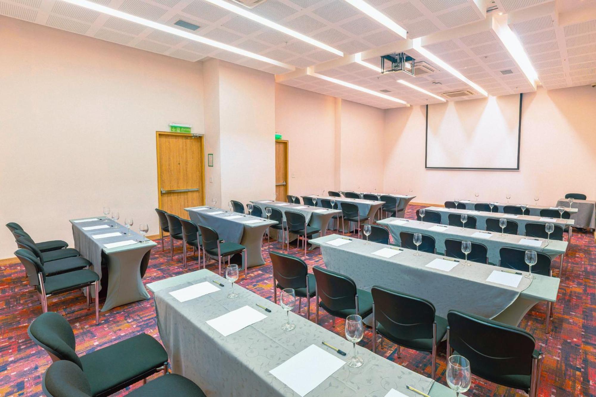 Holiday Inn Cucuta By Ihg Екстериор снимка Meeting room