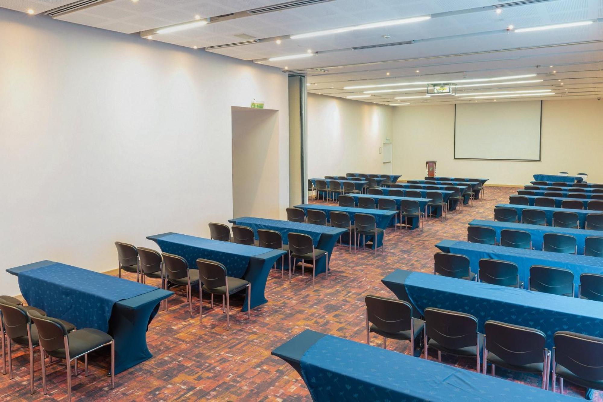 Holiday Inn Cucuta By Ihg Екстериор снимка The conference room