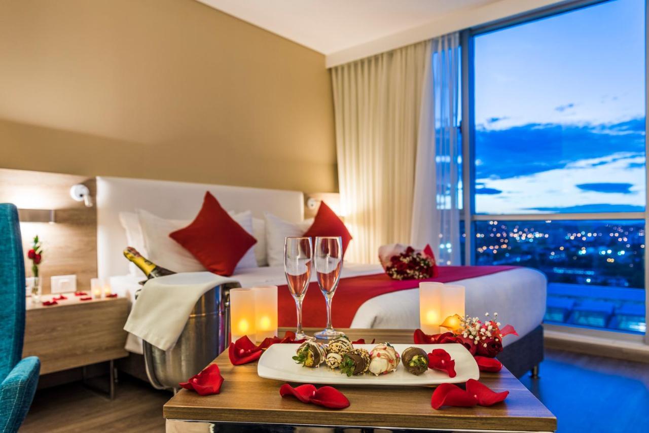 Holiday Inn Cucuta By Ihg Екстериор снимка A suite at the hotel