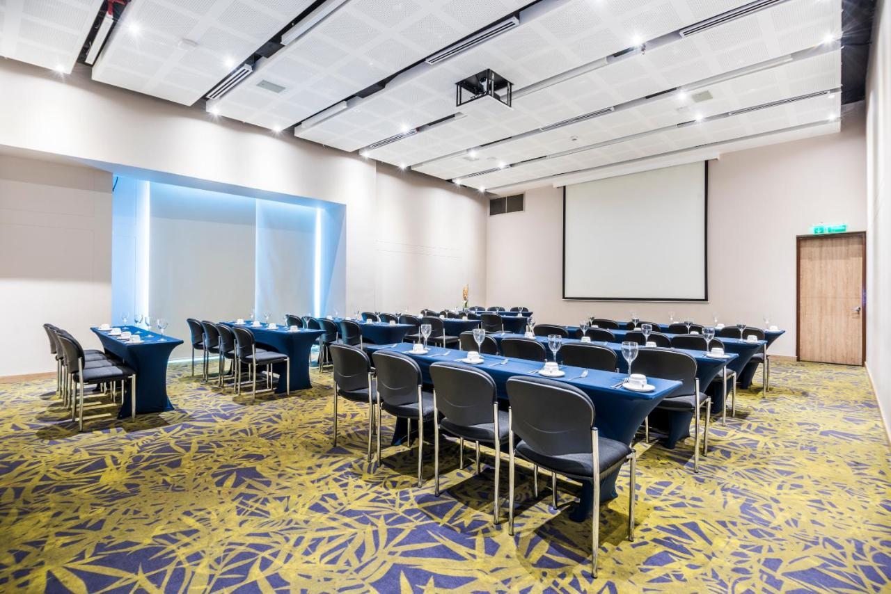 Holiday Inn Cucuta By Ihg Екстериор снимка Meeting room